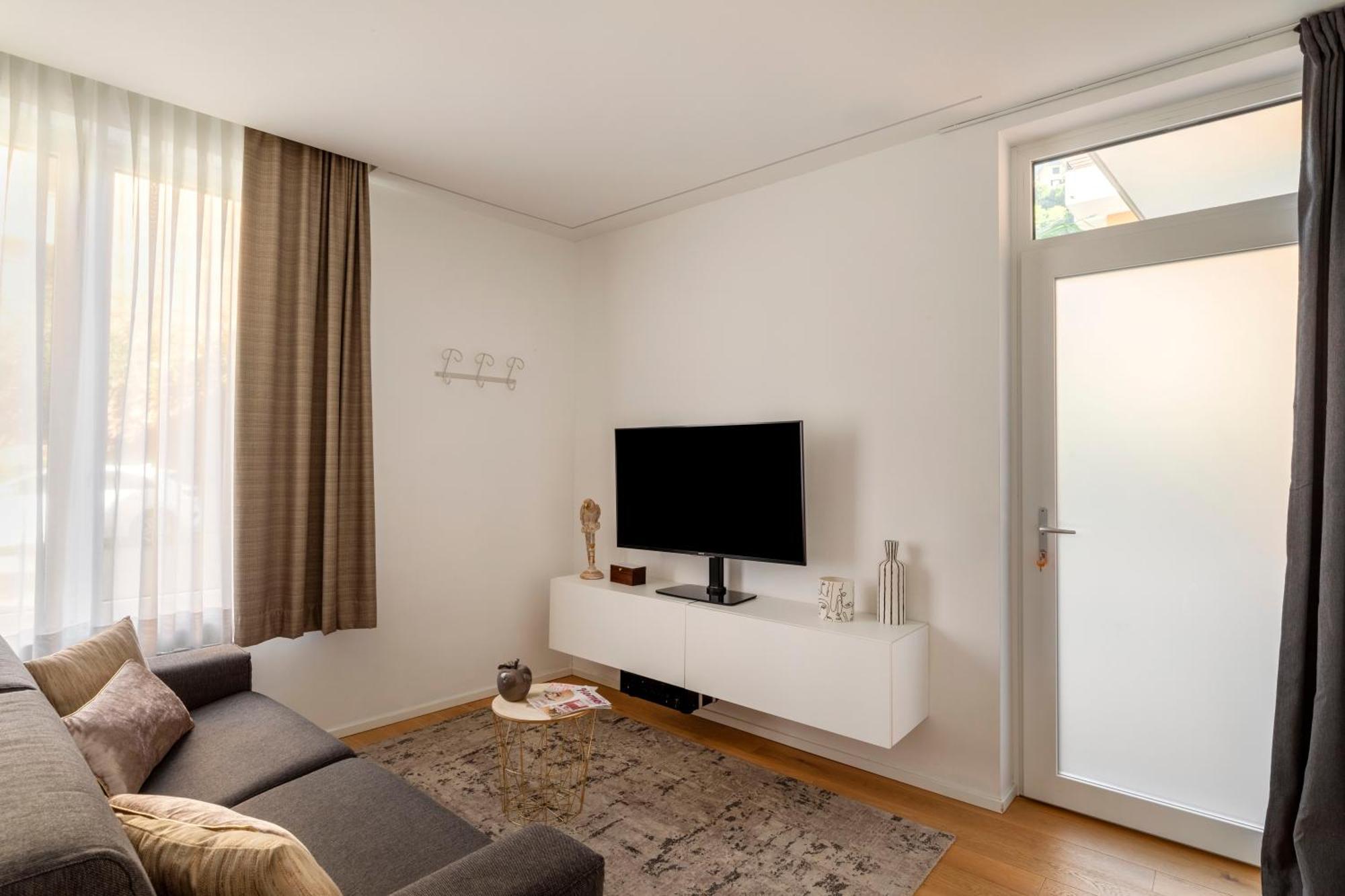 לוגאנו Lake Modern Suites - Free Parking מראה חיצוני תמונה